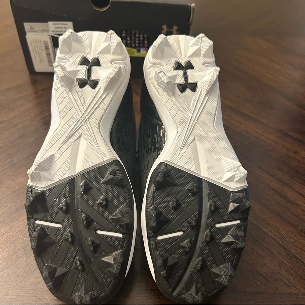 Under Armor Boys UA MLB SWITCH LOW JR BASEBALL SIZE 4Y - Picture 8 of 8
